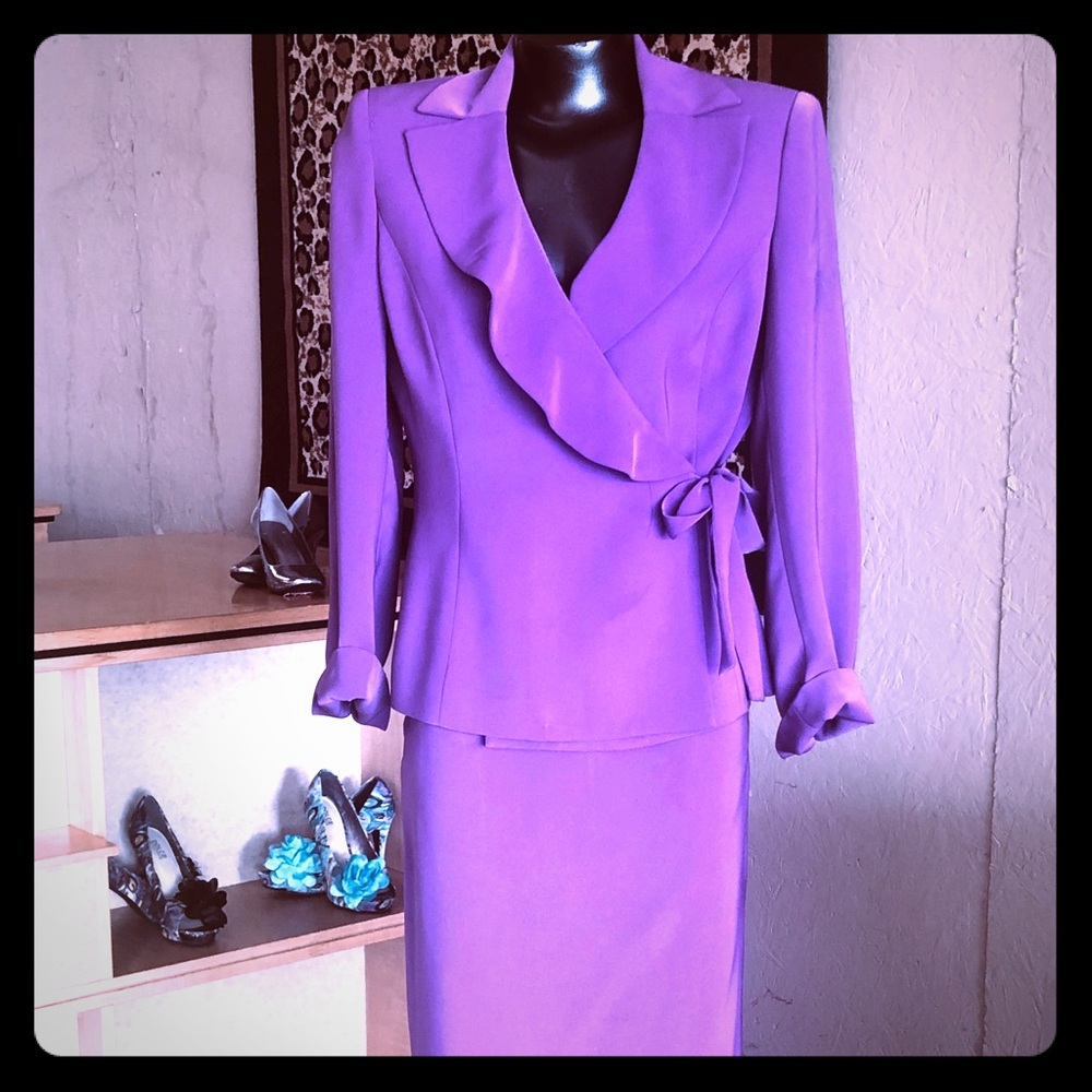 Ladies Dress Suit